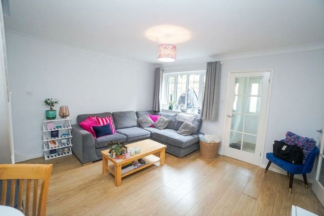 17 Greenacres Green Hill, High Wycombe photo 4