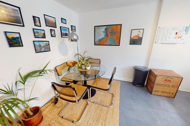 Flat 2 , 37, Holland Mews, Hove photo 5