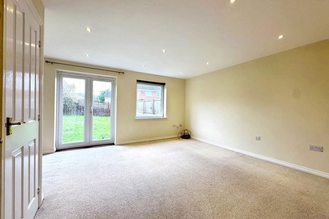 1, Kellett Close, Washington photo 3