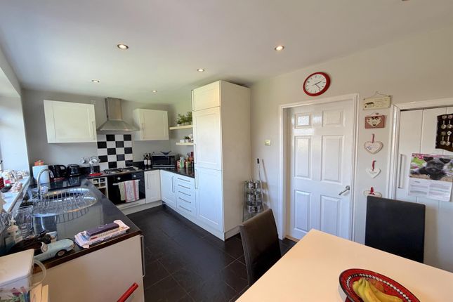 106, Youlgreave Drive, Sheffield photo 4