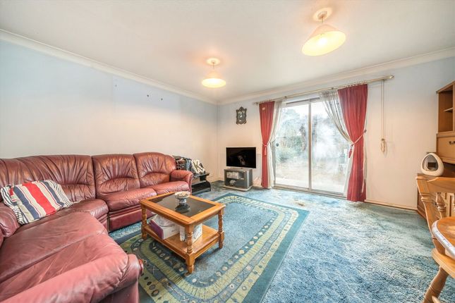 18, Jefferson Close, London photo 2