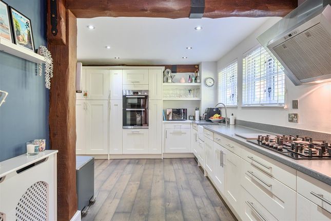 Orchard Cottage, Hazel Way, Chipstead photo 3