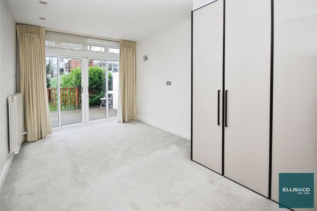 11, Alba Gardens, Golders Green photo 4