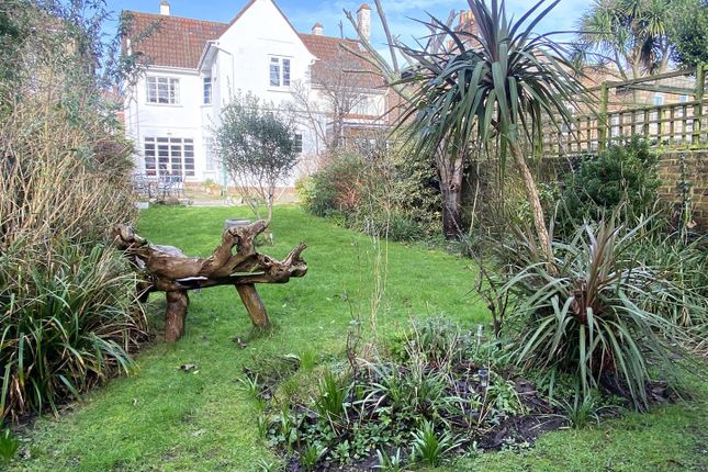 6, Livingstone Road, Southsea photo 2