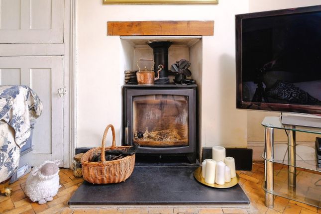 19, Pax House, The Barracks, Lydney photo 4