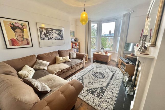 76, Crescent Road, Brentwood photo 2