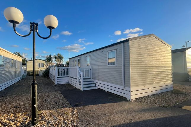 Thumbnail Mobile/park home for sale in Pebble Beach, Pevensey Bay