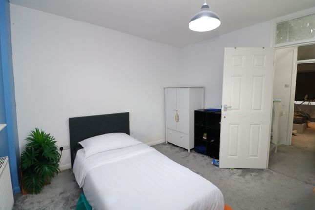 114, Colman Road, London photo 4