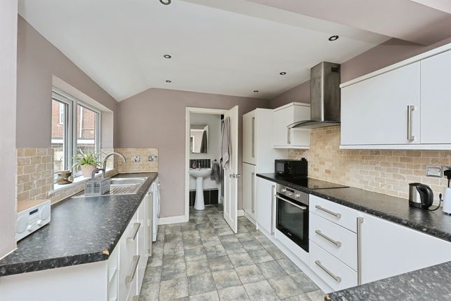 20, Cedar Road, Norwich photo 3