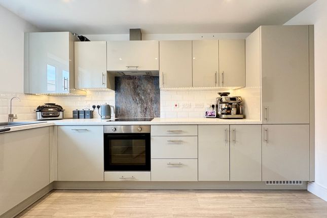 3 Clover Close, Wantage photo 3