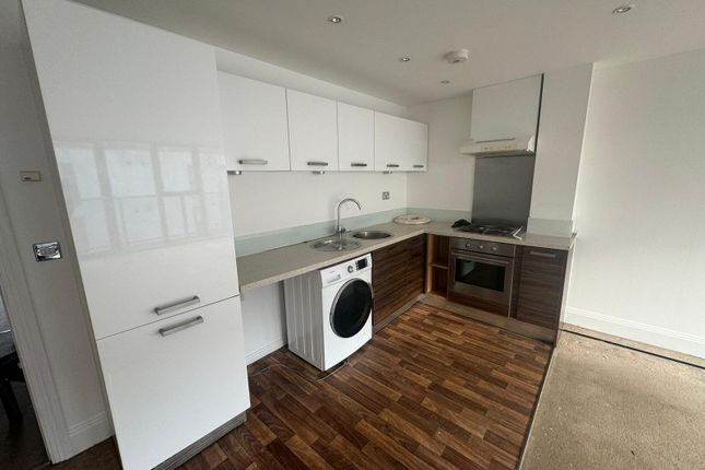 Flat to rent in Paradise Park, Lea Bridge Road, London