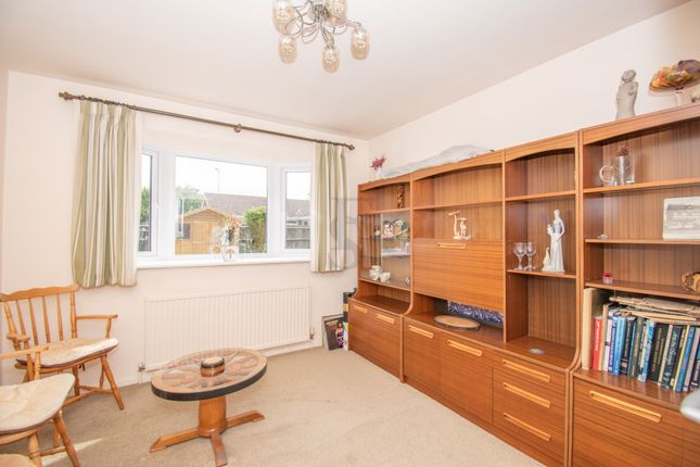45 Pulford Drive, Leicester photo 5