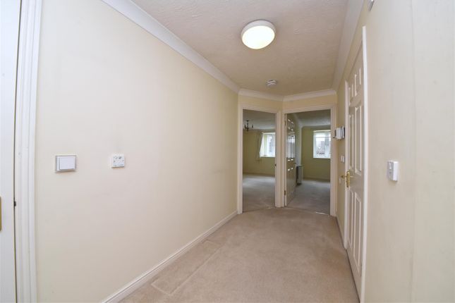 Flat for sale in Mulberry Court, East Finchley