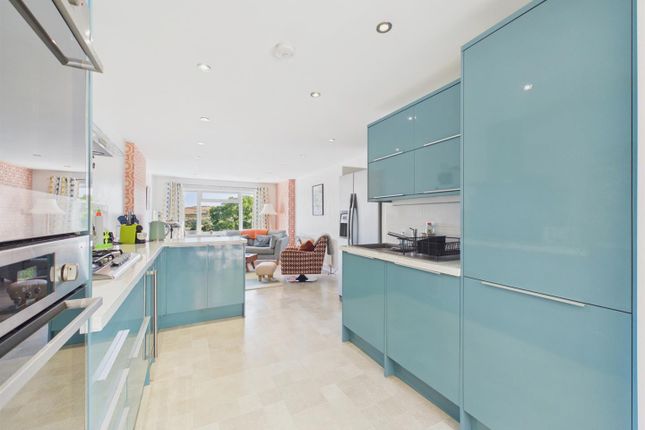 34, Willow Close, Ilfracombe photo 4