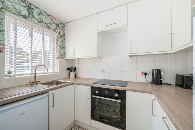 50, Merlin Drive, Portsmouth photo 3