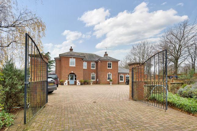 Thumbnail Country house for sale in Northampton Road, Brixworth