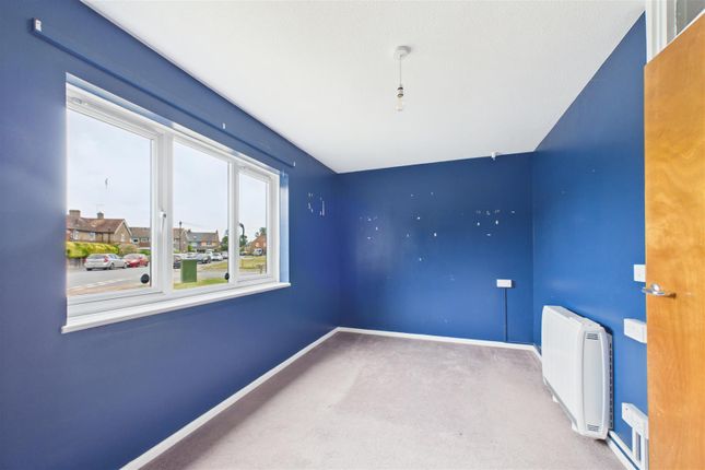 Flat 2, Clifton Court, Cherry Orchard Road, Chichester photo 2