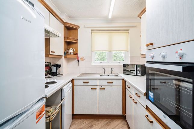 Flat for sale in Hudsons Court, Potters Bar