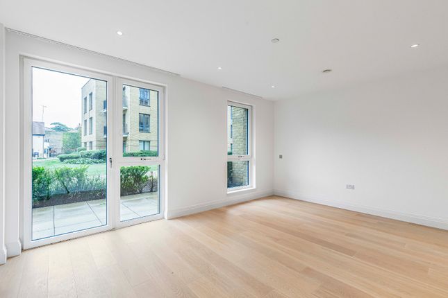 Flat 3, Haymarket House, 1, Pinewood Gardens, Teddington photo 4