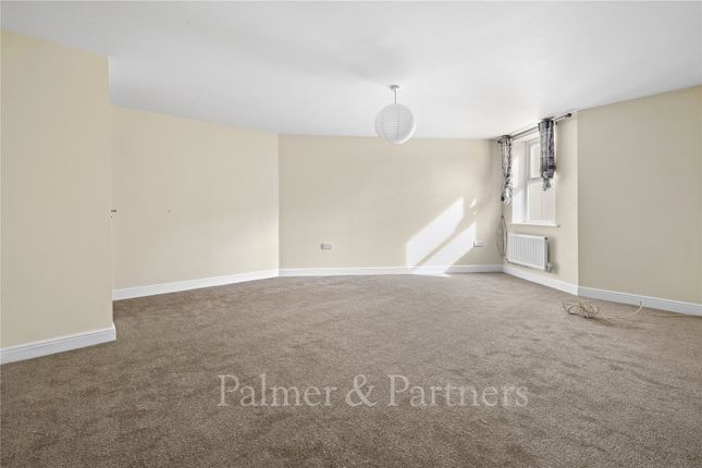 16, Compair Crescent, Suffolk photo 4