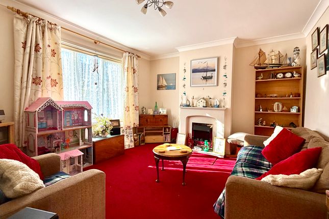 40, Oval Gardens, Gosport photo 2