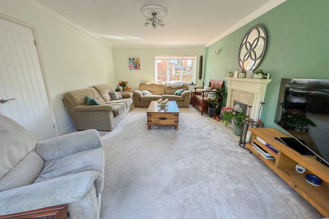 5, Wood End, Hockley photo 5