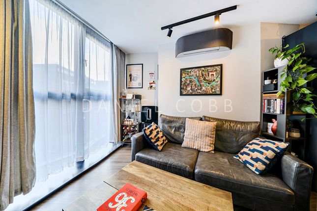 Flat 206, 153 Tower Bridge Road, London photo 2