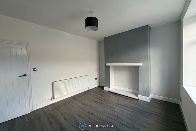 Woodhall Terrace, Bradford photo 3