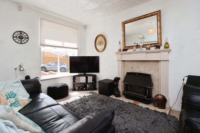 37, Harwood Drive, Kettering photo 4