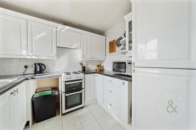 34, Nasturtium Way, Cardiff photo 4