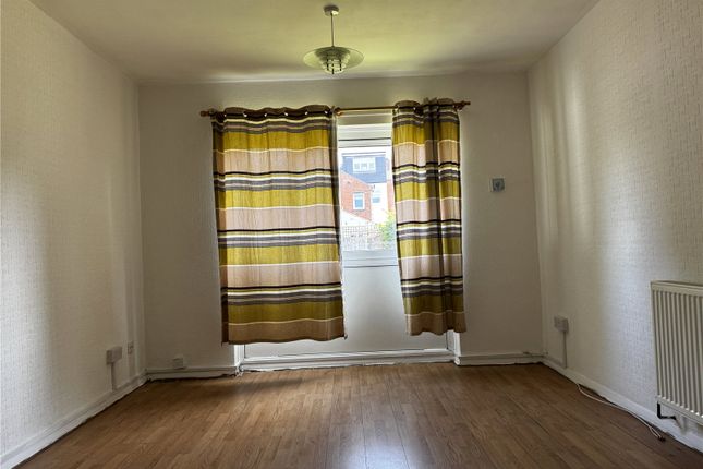 15, Silverfield Close, West Midlands photo 4
