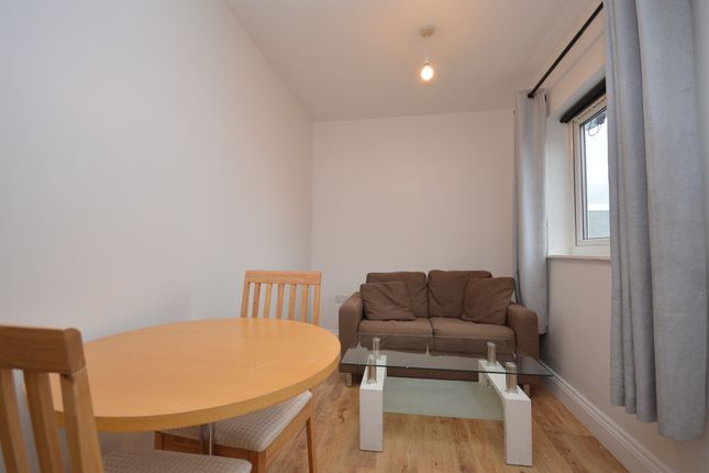 Flat 11, Woodlands Court, Wood Street, Kettering photo 3