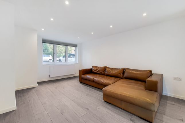 Thumbnail Terraced house to rent in Brownlow Road, Haggerston