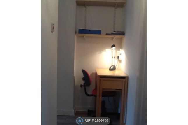 Desk With Fast Wifi