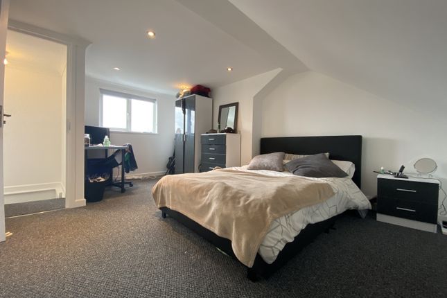 98, Coburn Street(*), Cardiff photo 3