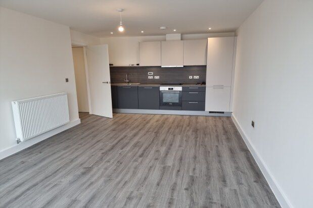 Flat to rent in Victoria Point, Ashford