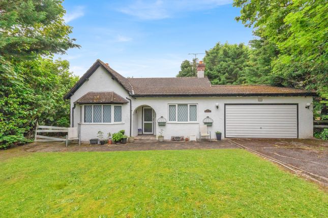 Thumbnail Bungalow for sale in Lower Road, Fetcham, Leatherhead