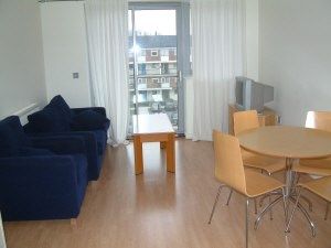Flat to rent in Violet Road, London