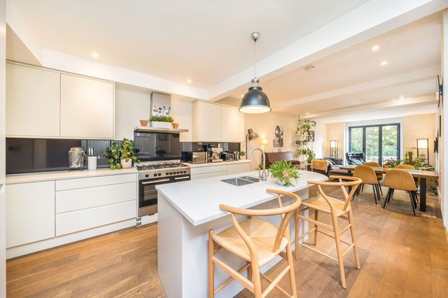 134, Weir Road, London photo 2