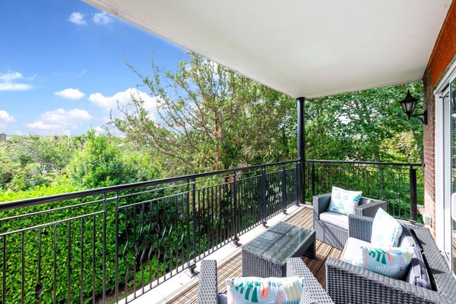 Flat for sale in Beaumont Close, Hampstead Garden Suburb, London