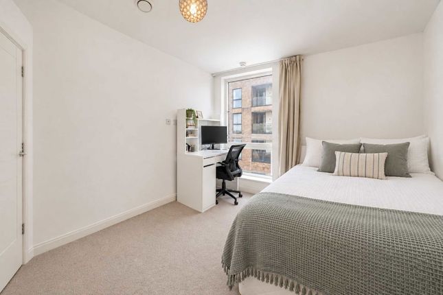 Flat 17, 7, Banister Road, London photo 5