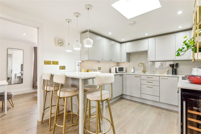 1-bed flat on 50e St. Lukes Road, £610,000