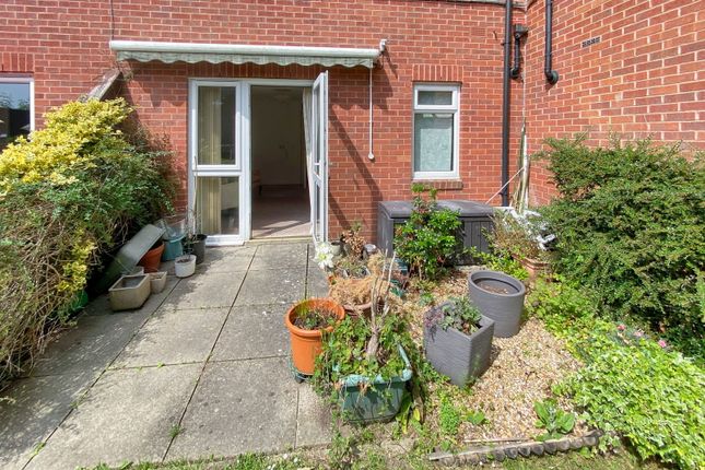 9 Kempes Place, Upper Bridge Street, Ashford photo 2