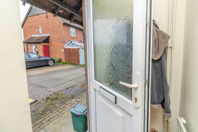 16, Lichfield Down, Milton Keynes photo 3