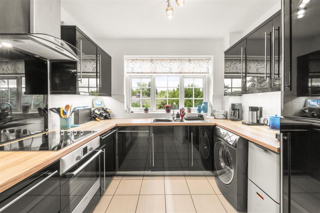Flat 7, Oakfield Mews, Sale photo 3