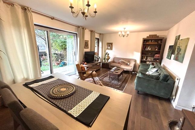 67, Paddock Close, Dartford photo 4