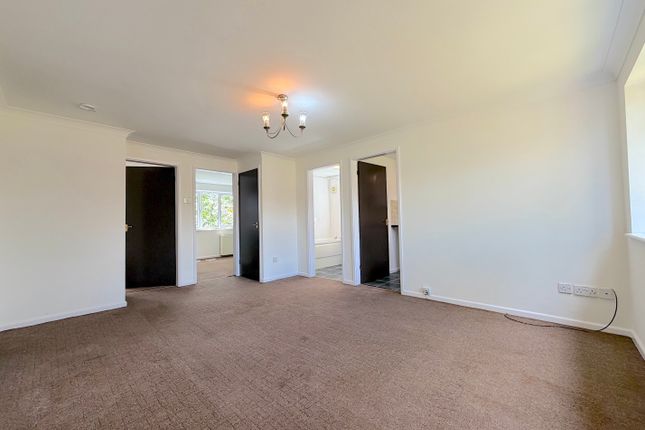 7, Sam Barber Court, Cannock photo 3