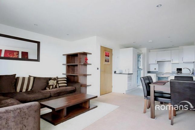 77, Armstrong House, Uxbridge photo 3
