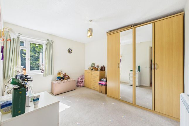 Flat 46, Clift House, Langley Road, Chippenham photo 3