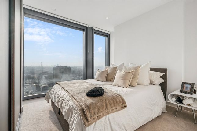 Flat 120,, Chronicle Tower, London photo 2